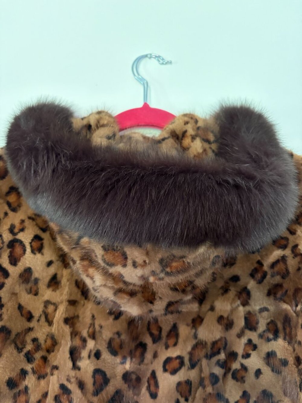 Burtrum Fur of Battle Creek Leopard Print Mink Coat | Size 44 (Large/XL) - Picture 8 of 10